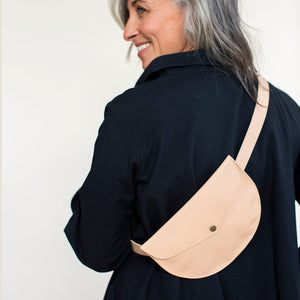 Minimal leather bags by Mulxiply.
