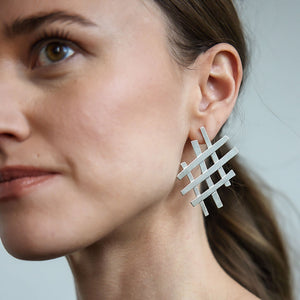 Weave shape statement earrings by Mulxiply