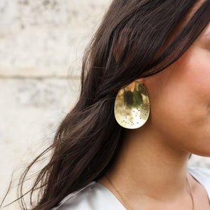 Stunning egg-shaped statement earrings by Mulxiply