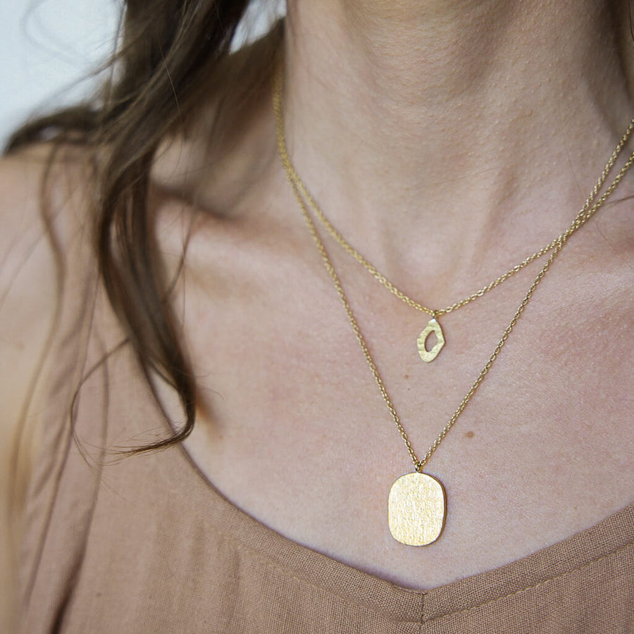 Minimal layering necklace in hammered brass by mulxiply