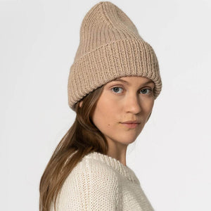 Natural colored beanie hat in soft alpaca wool by Dinadi for Mulxiply