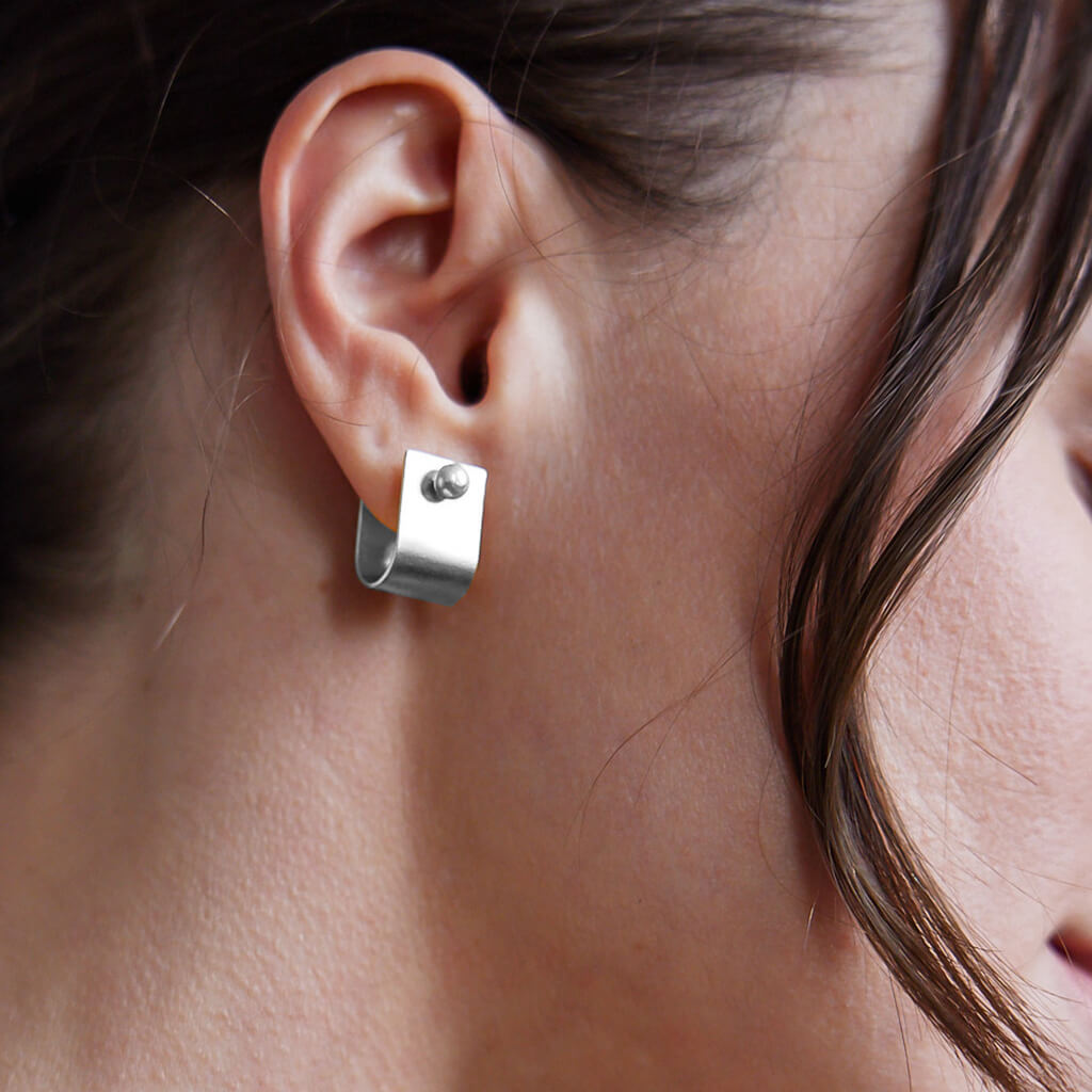 Sterling silver huggie earring by Mulxiply