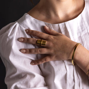 Long curved rectangle ring with band by Mulxiply
