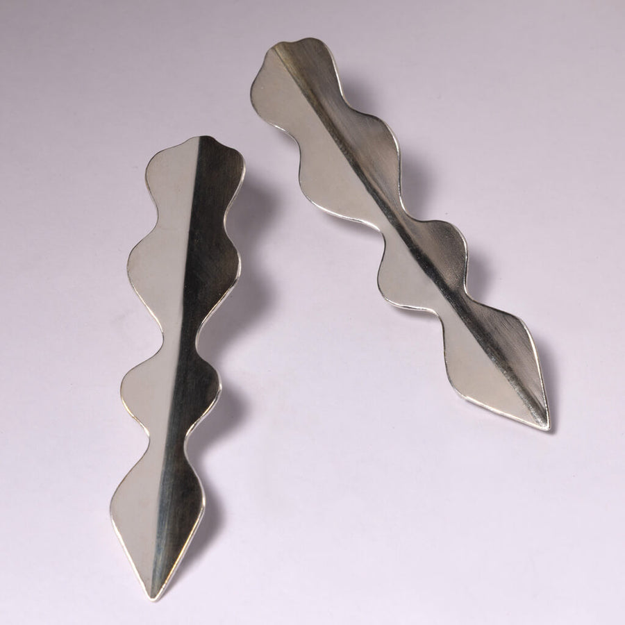 Modern wisteria-shaped sterling silver earrings by Mulxiply
