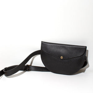 Ajdustable belt bag by Mulxipy.