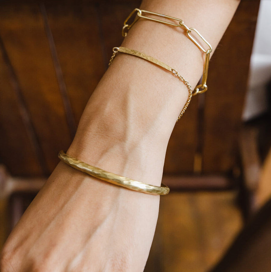 Minimal adjustable bangle bracelet by Mulxiply