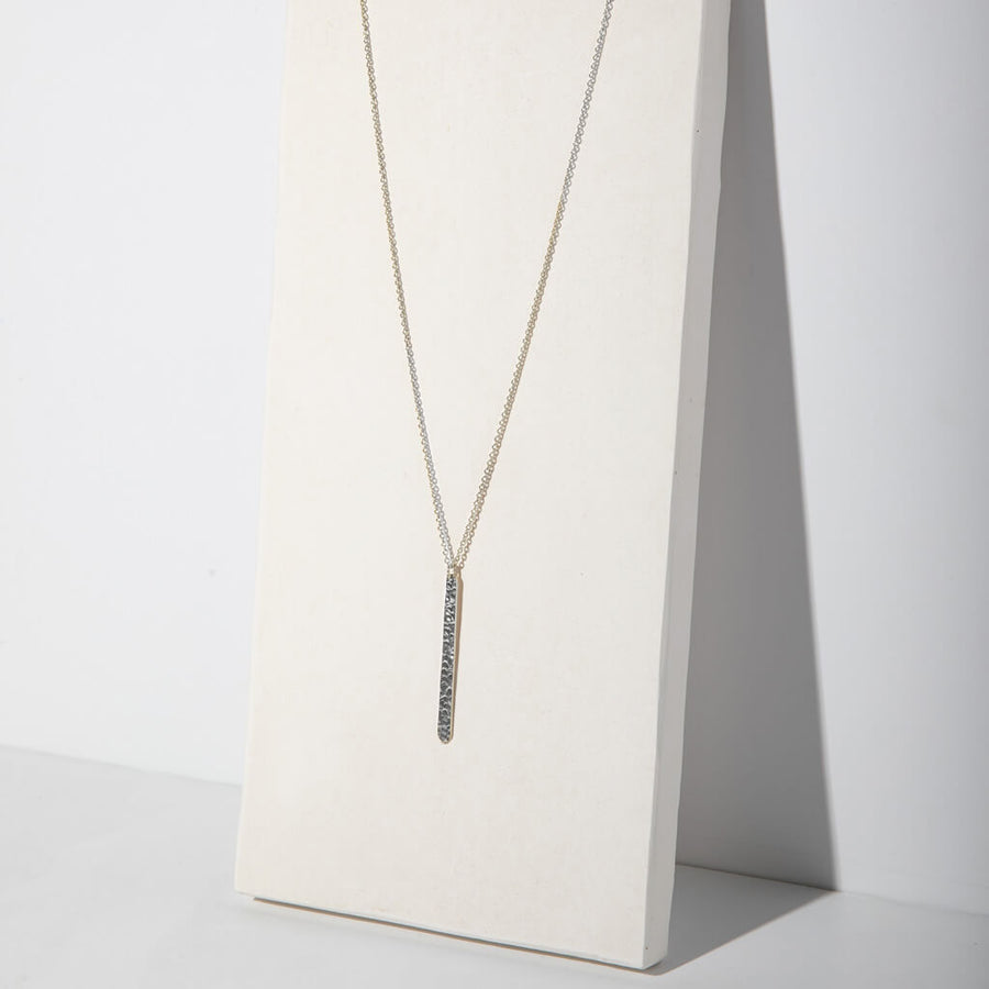 Dainty, minimal silver necklace by Mulxiply.