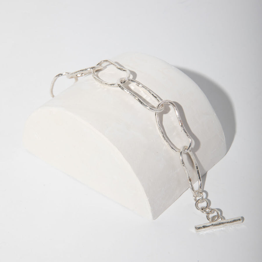 Strong and elegant paper clip chain bracelet in sterling silver.