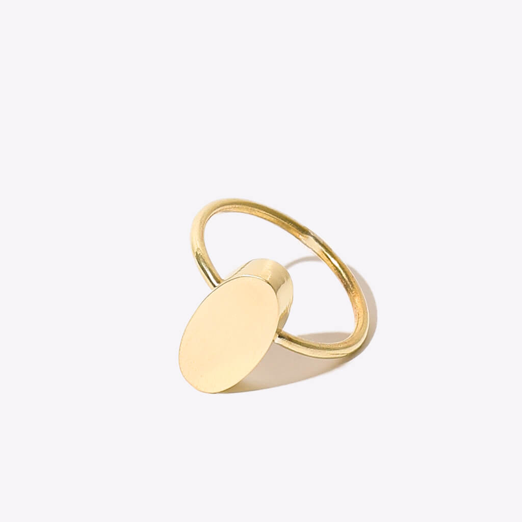 Modern, simple pebble ring by Mulxiply.
