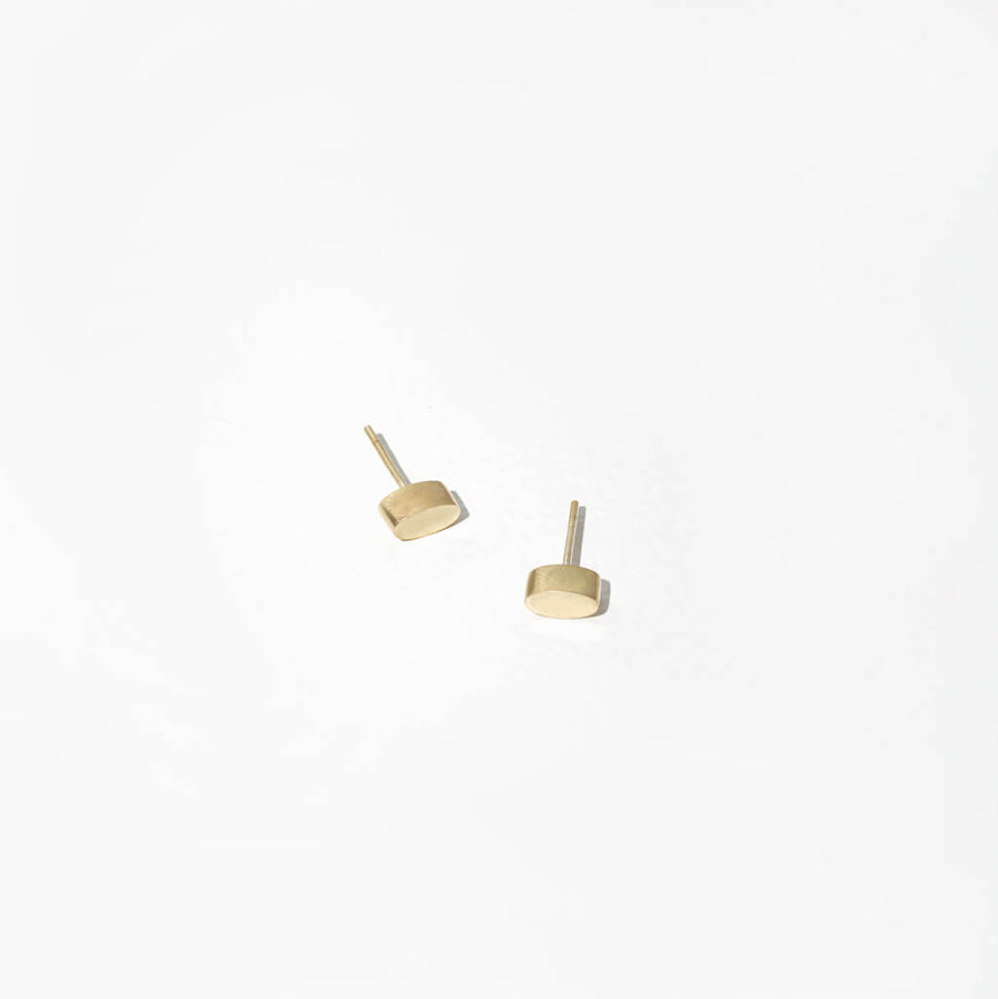 The perfect minimal everyday earring by Mulxiply.