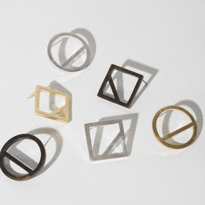 Wink Circle Earrings - Oxidized Brass